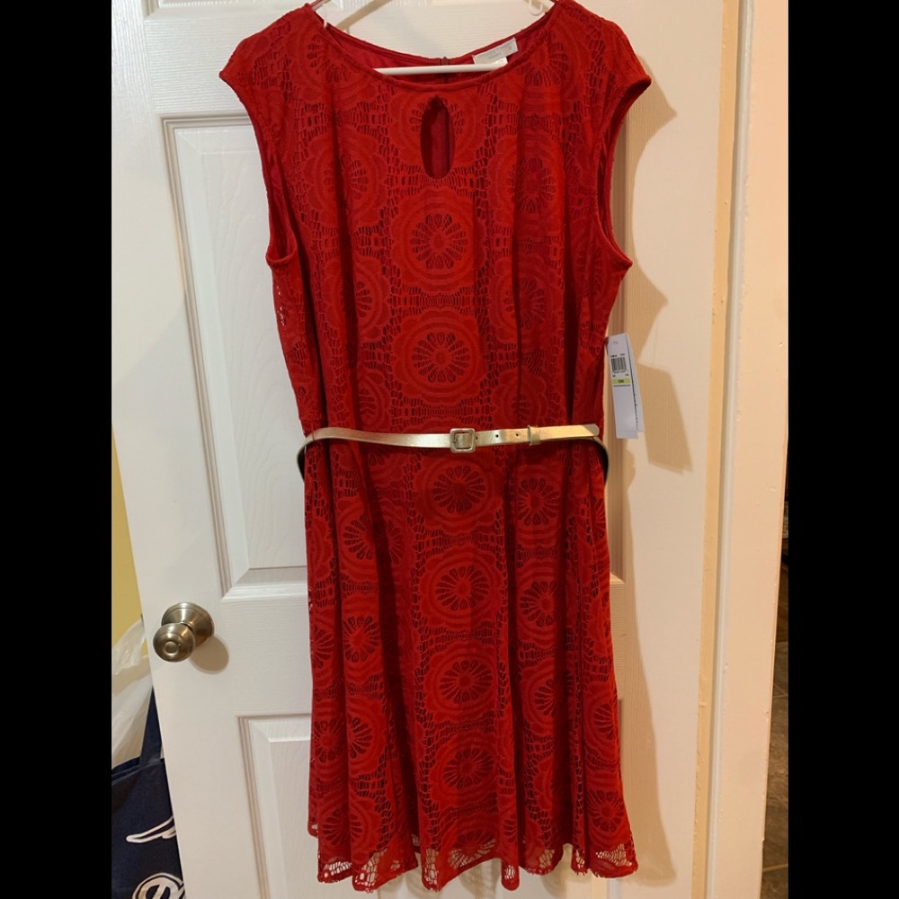 London Times Boat Neck Keyhole Belted Lace Dress